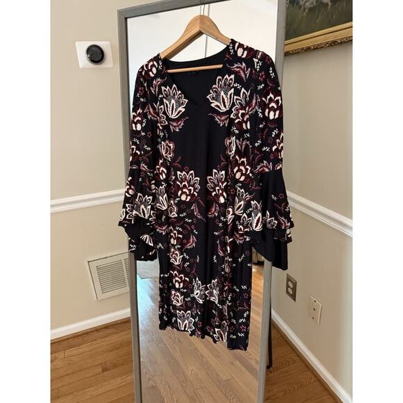 MSK Bell Sleeve V Neck Dress White and Black Medium - Picture 2 of 4